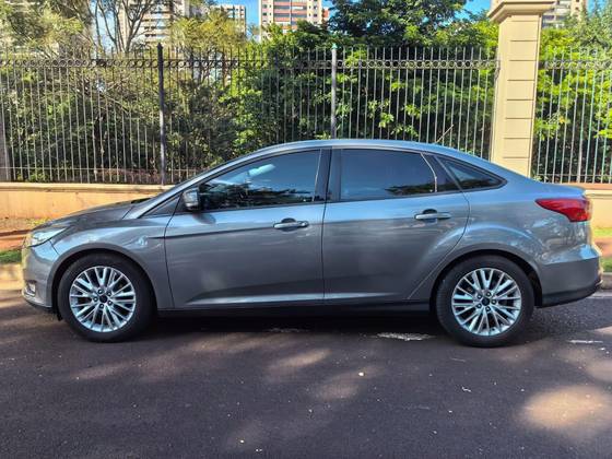 FORD FOCUS 2.0 SE FASTBACK 16V FLEX 4P POWERSHIFT